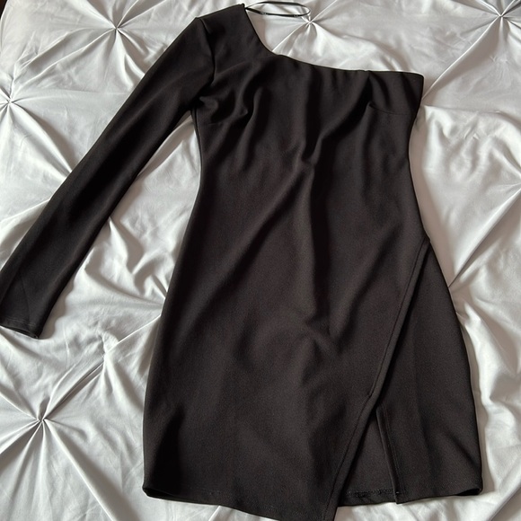Lulus Off The Shoulder Black Dress Size Small - Picture 1 of 4
